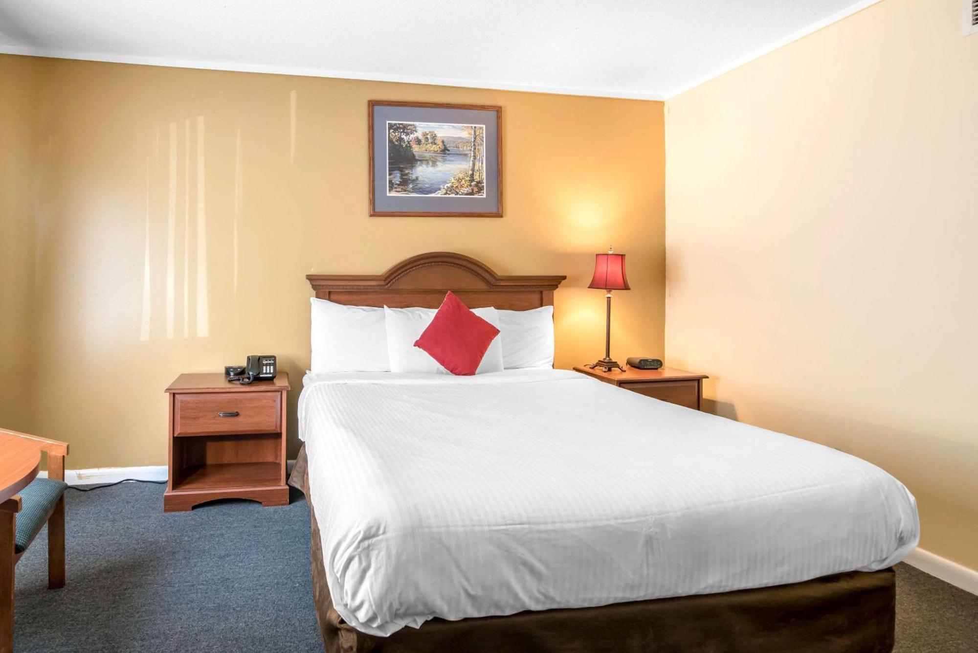 Tiltonlodge Inn & Suites ภายนอก รูปภาพ